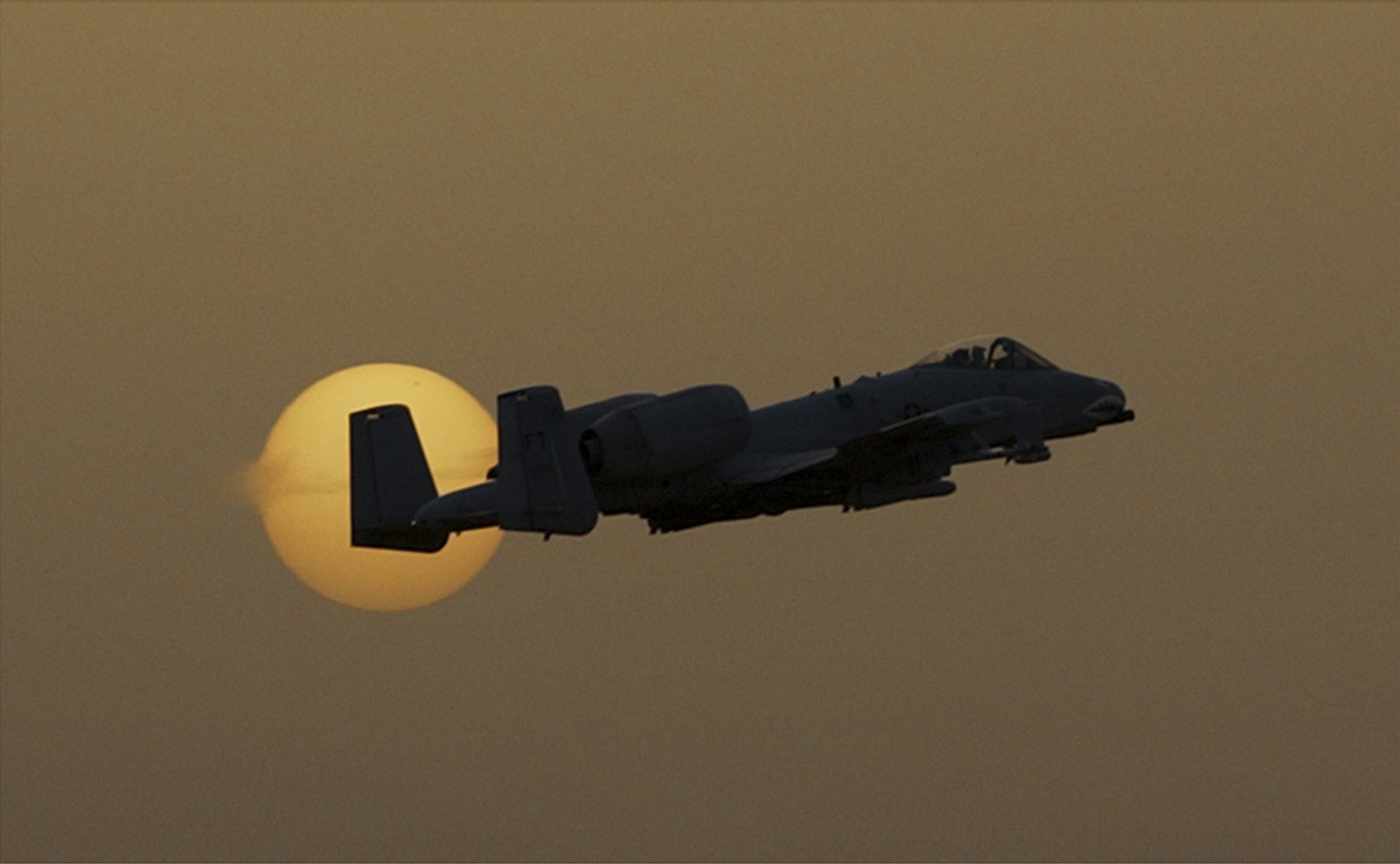 An A-10 conducts flight operations from an undisclosed middle eastern air base, flying towards Iraq in support of coalition forces on Saturday March 29, 2003. (Alan Lessig/Air Force Times)