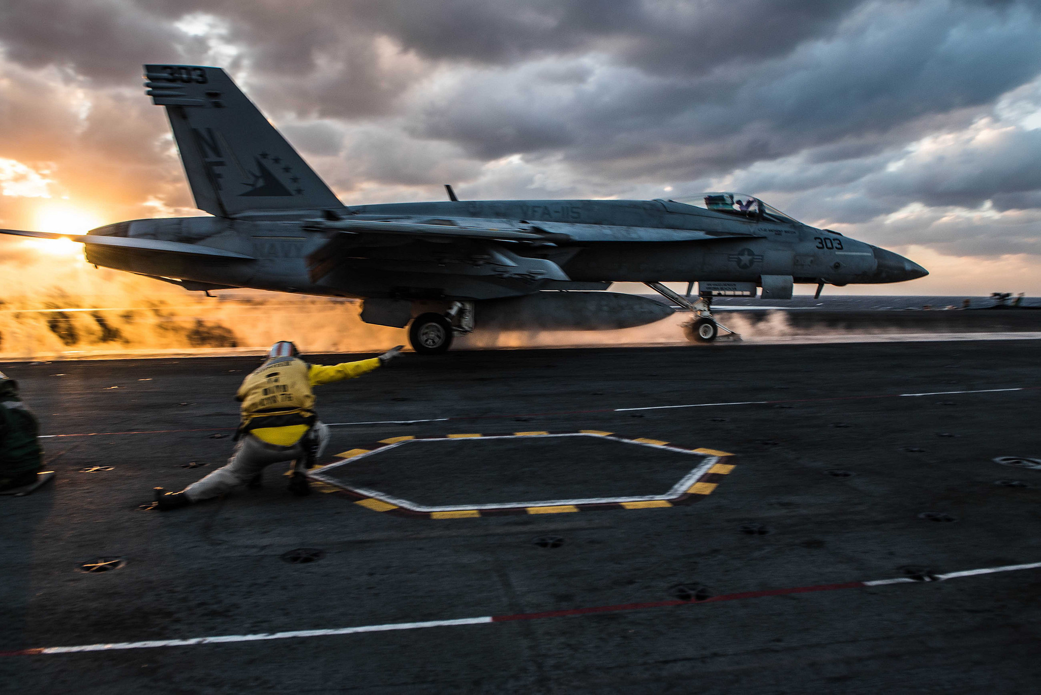 An F/A-18E Super Hornet of Strike Fighter Squadron (VFA) 115 launches from the flight deck of the Navy’s forward-deployed aircraft carrier USS Ronald Reagan (CVN 76) on Nov .11, 2017, in the western Pacific Ocean. (MC2 Janweb B. Lagazo/Navy)