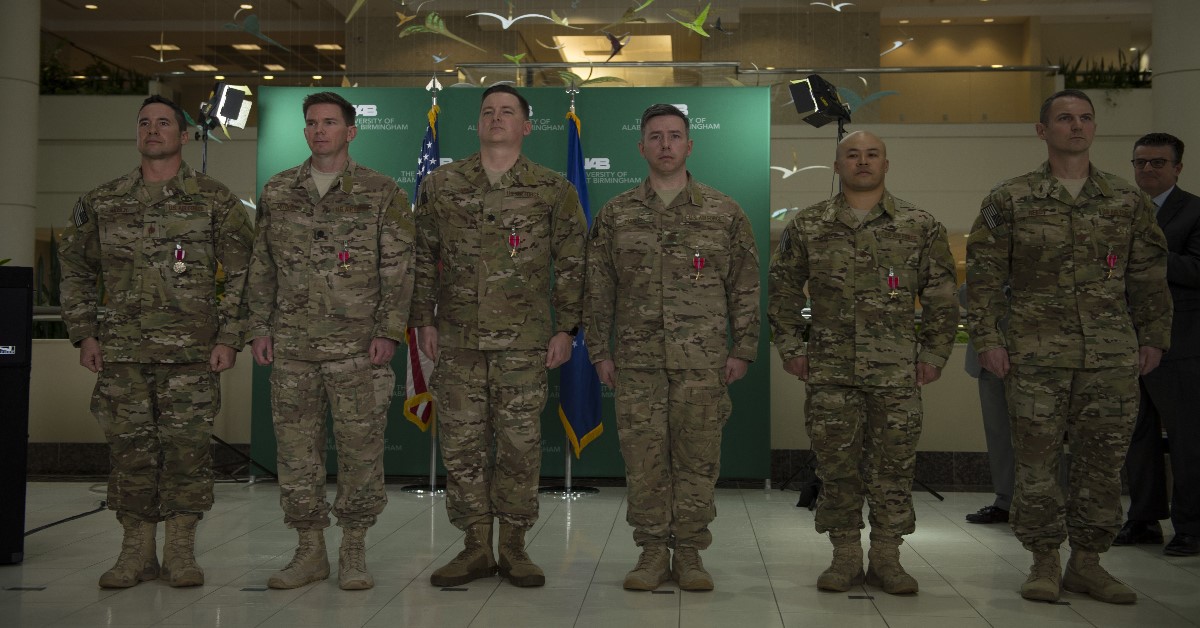 Air Force special ops surgical team on front lines of ISIS war receives Bronze Stars