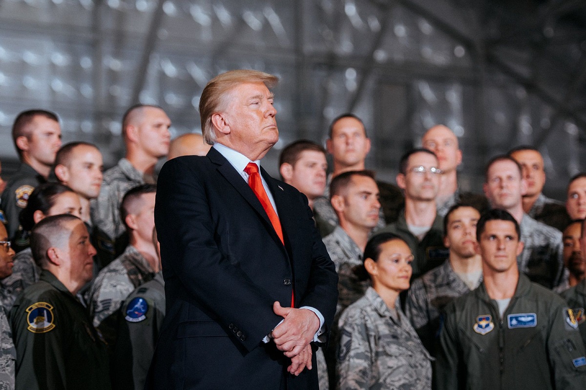 Trump's 2019 budget calls for 2.6 percent pay raise, thousands more troops
