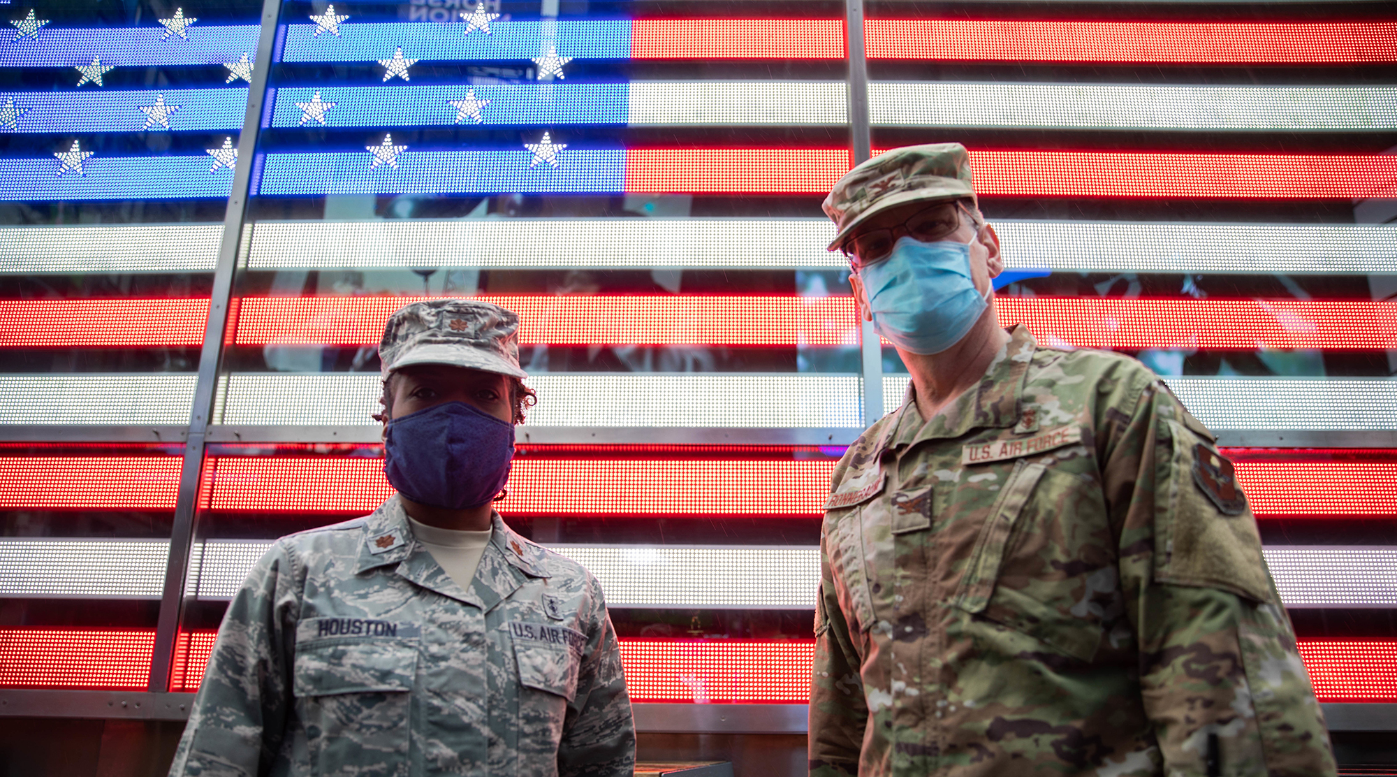 Air Force Maj. Tynikka Houston and Air Force Col. Edward Ronnebaum, both assigned to New York Health Hospitals Jacobi, are deployed to New York City in support of the Department of Defense COVID-19 response, May 8, 2020. (Spc. Genesis Miranda/Army)