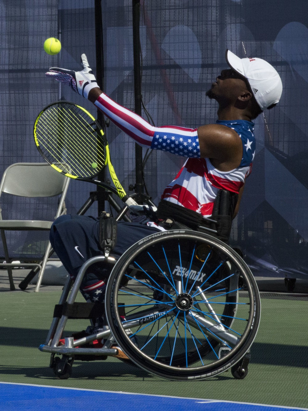 Army veteran Sgt. Roosevelt Anderson, of the U.S. Special Operations Command, competes in wheelchair tennis against Canada during the Invictus Games at Nathan Phillips Square in Toronto, Canada, on Sept. 23, 2017. (Sgt Cedric R. Haller II/DoD)