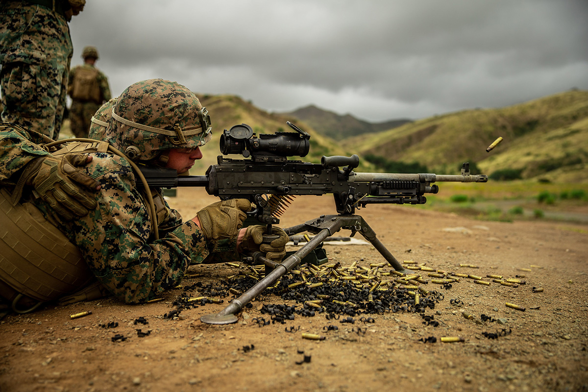 Marines engage targets with the M240B machine gun at Marine Corps Base Camp Pendleton, Calif., May 23, 2019. (Pfc. William Redding/Marine Corps)