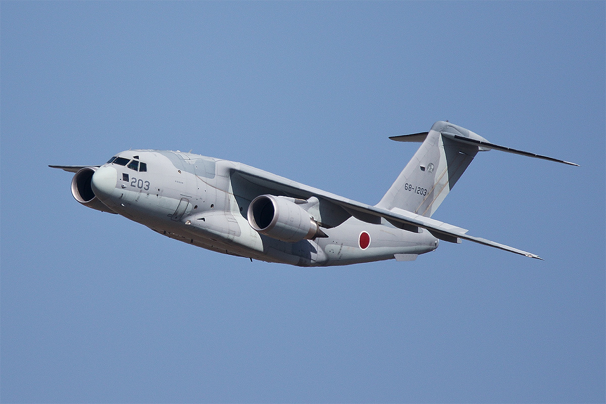 A Kawasaki C-2 airlifter of the Japan Air Self-Defense Force made the type’s first-ever overseas air show flying display at the Avalon Airshow. Japan is trying to sell the C-2 to New Zealand, which has a requirement to replace its C-130H and Boeing 757 transports. (Mike Yeo/Staff)