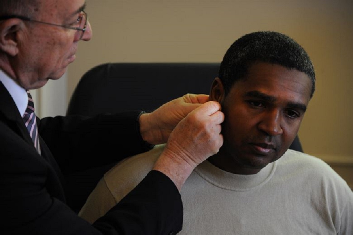 Battlefield acupuncture? Yes, it exists, and the military is using it to fight troops’ pain