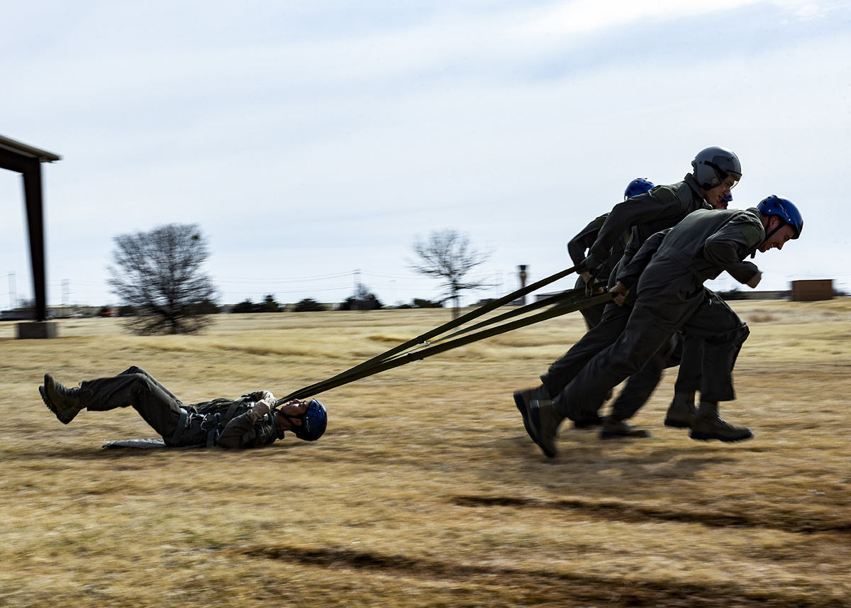 Students from the Pilot Training Next Program conduct drag training at Sheppard Air Force Base, Texas, Jan. 29, 2019. (Airman 1st Class Pedro Tenorio/Air Force)